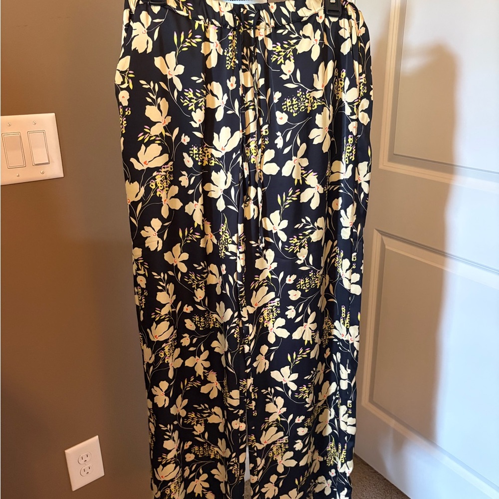 Set Up Pant CAbi Floral Maxi Skirt in Black and Cream